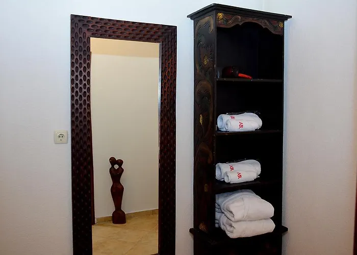 Momini Dvori Boutique