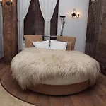 Momini Dvori Boutique بانسكو