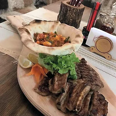 Momini Dvori Boutique